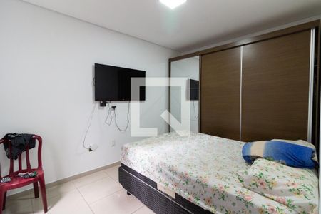 Suíte de casa à venda com 3 quartos, 200m² em Jardim Dinorah, São Paulo