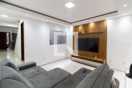 Sala de casa à venda com 3 quartos, 200m² em Jardim Dinorah, São Paulo