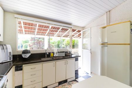 Casa de condomínio à venda com 430m², 3 quartos e 4 vagas Casa de condomínio à venda com 430m², 3 quartos e 4 vagasCozinha