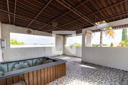 Casa de condomínio à venda com 430m², 3 quartos e 4 vagas Casa de condomínio à venda com 430m², 3 quartos e 4 vagasSpa