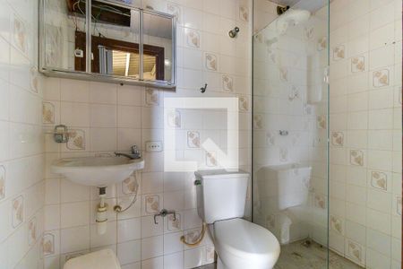 Casa de condomínio à venda com 430m², 3 quartos e 4 vagas Casa de condomínio à venda com 430m², 3 quartos e 4 vagasBanheiro de Serviço