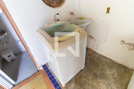 Casa de condomínio à venda com 430m², 3 quartos e 4 vagas Casa de condomínio à venda com 430m², 3 quartos e 4 vagasÁrea de serviço