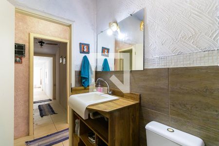 Casa de condomínio à venda com 430m², 3 quartos e 4 vagas Casa de condomínio à venda com 430m², 3 quartos e 4 vagasBanheiro social 2