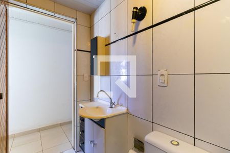 Casa de condomínio à venda com 430m², 3 quartos e 4 vagas Casa de condomínio à venda com 430m², 3 quartos e 4 vagasBanheiro social 1