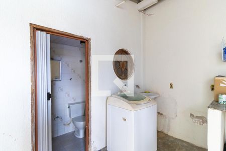 Casa de condomínio à venda com 430m², 3 quartos e 4 vagas Casa de condomínio à venda com 430m², 3 quartos e 4 vagasÁrea de serviço