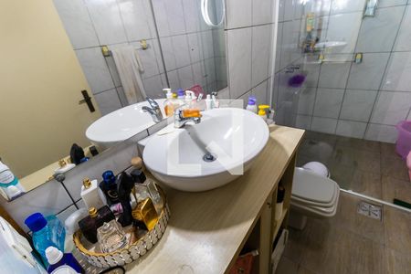 Casa de condomínio à venda com 430m², 3 quartos e 4 vagas Casa de condomínio à venda com 430m², 3 quartos e 4 vagasBanheiro da suíte