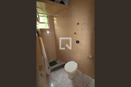Banheiro de apartamento para alugar com 2 quartos, 50m² em Santa Teresa, Rio de Janeiro