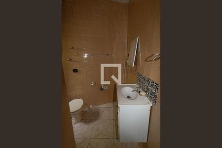 Banheiro de apartamento para alugar com 2 quartos, 50m² em Santa Teresa, Rio de Janeiro