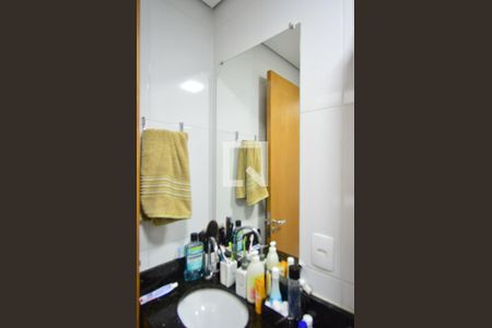 Banheiro de apartamento à venda com 1 quarto, 40m² em Vila Granada, São Paulo