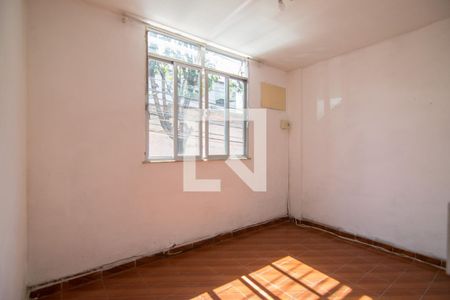 Quarto 1 de apartamento para alugar com 2 quartos, 43m² em Taquara, Rio de Janeiro