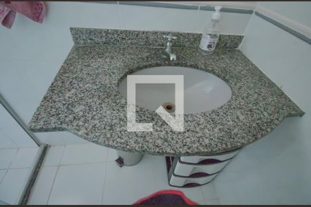 Casa à venda com 105m², 3 quartos e 2 vagas Casa à venda com 105m², 3 quartos e 2 vagasBanheiro 2