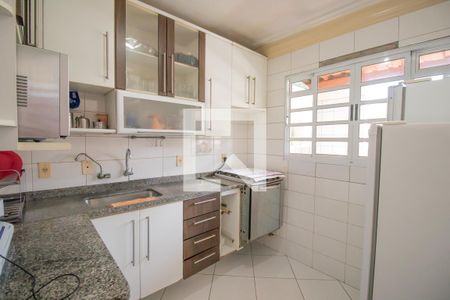 Casa à venda com 105m², 3 quartos e 2 vagas Casa à venda com 105m², 3 quartos e 2 vagasCozinha
