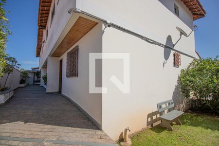 Casa à venda com 105m², 3 quartos e 2 vagas Casa à venda com 105m², 3 quartos e 2 vagasÁrea Comum