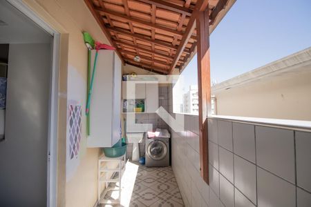 Casa à venda com 105m², 3 quartos e 2 vagas Casa à venda com 105m², 3 quartos e 2 vagasÁrea de Serviço