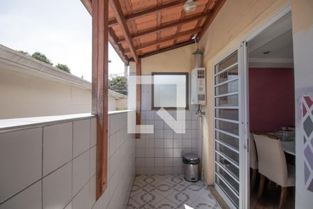 Casa à venda com 105m², 3 quartos e 2 vagas Casa à venda com 105m², 3 quartos e 2 vagasÁrea de Serviço