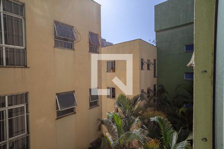 Vista da sala  de apartamento para alugar com 3 quartos, 68m² em Sagrada Família, Belo Horizonte