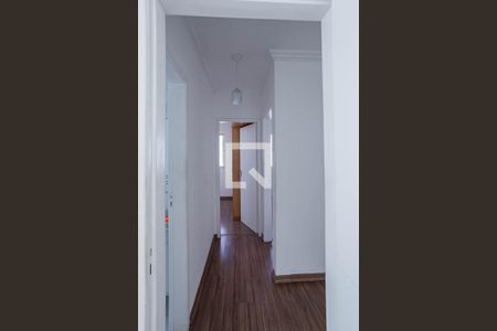 Corredor  de apartamento para alugar com 3 quartos, 68m² em Sagrada Família, Belo Horizonte