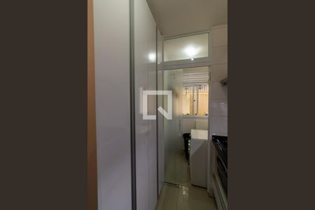 Apartamento para alugar com 54m², 2 quartos e 1 vaga Apartamento para alugar com 54m², 2 quartos e 1 vagaCozinha e Área de Serviço