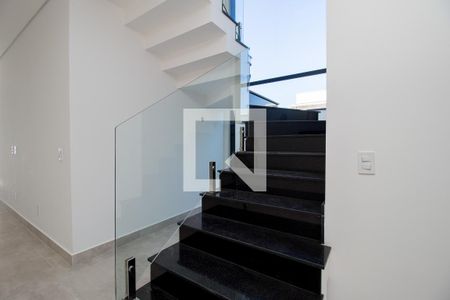 Escada de casa à venda com 4 quartos, 215m² em Jardim Ermida I, Jundiaí