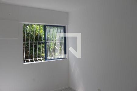 Quarto 1 de apartamento para alugar com 2 quartos, 57m² em Mutondo, São Gonçalo