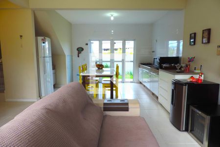 Sala de casa para alugar com 2 quartos, 88m² em Campeche, Florianópolis