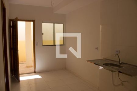 Casa de condomínio para alugar com 36m², 2 quartos e sem vagaSala-Cozinha