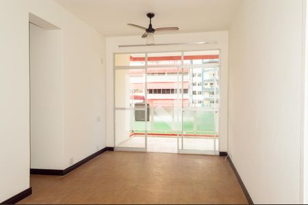 Sala de apartamento para alugar com 2 quartos, 85m² em Barra da Tijuca, Rio de Janeiro