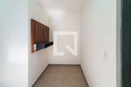 Sala / Cozinha de apartamento para alugar com 1 quarto, 27m² em Vila Nair, São Paulo