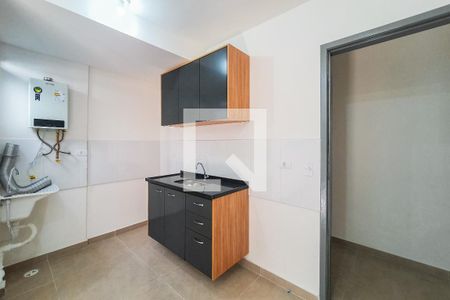 Sala / Cozinha de apartamento para alugar com 1 quarto, 27m² em Vila Nair, São Paulo