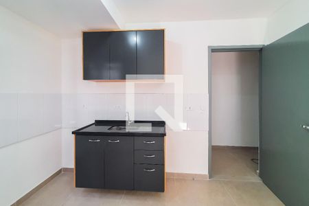 Sala / Cozinha de apartamento para alugar com 1 quarto, 27m² em Vila Nair, São Paulo