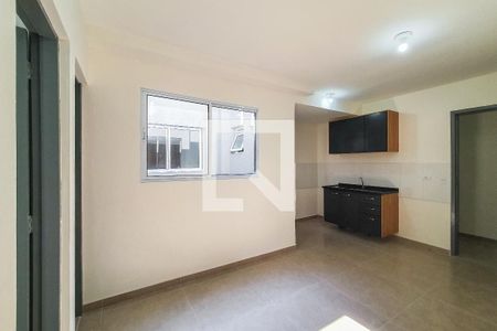 Sala / Cozinha de apartamento para alugar com 1 quarto, 27m² em Vila Nair, São Paulo