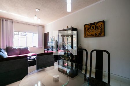 Sala de casa à venda com 4 quartos, 150m² em Vila Romero, São Paulo