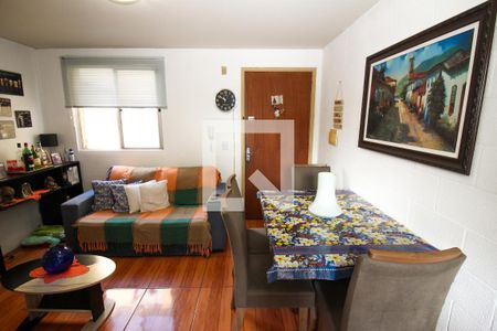 Sala de apartamento à venda com 2 quartos, 60m² em Partenon, Porto Alegre