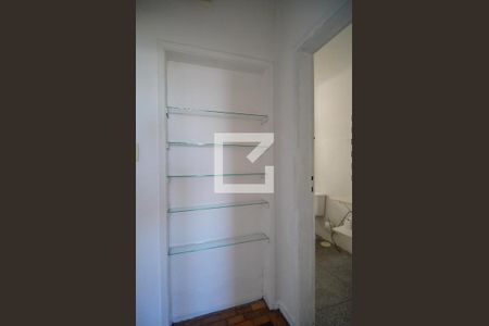Corredor de apartamento para alugar com 1 quarto, 60m² em Navegantes, Porto Alegre