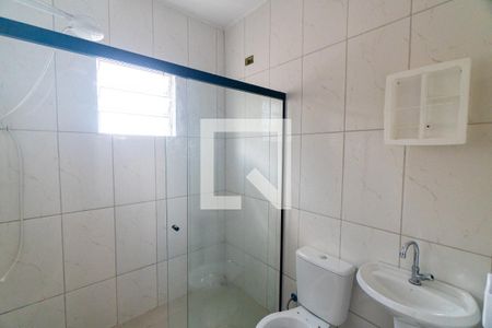 Banheiro de casa para alugar com 1 quarto, 40m² em Vila Liviero, São Paulo