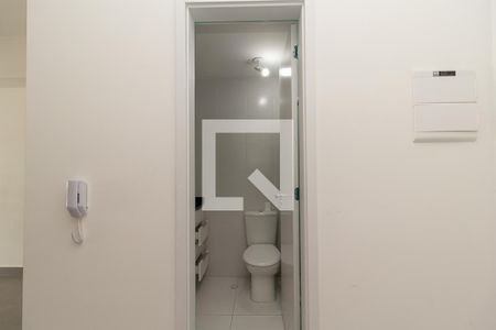 Banheiro de kitnet/studio à venda com 1 quarto, 30m² em Pinheiros, São Paulo