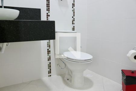 Lavabo de casa para alugar com 4 quartos, 180m² em Jardim Las Palmas, Guarujá