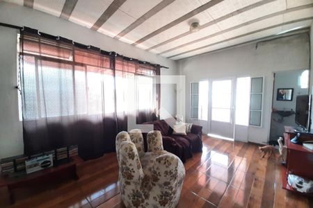 Sala 2 de casa à venda com 6 quartos, 160m² em Santa Terezinha, Belo Horizonte