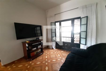 Sala de casa à venda com 6 quartos, 160m² em Santa Terezinha, Belo Horizonte