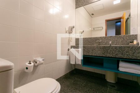 Banheiro de apartamento à venda com 1 quarto, 27m² em Serra, Belo Horizonte