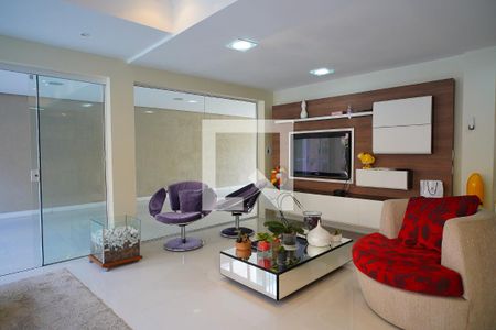Sala de casa para alugar com 3 quartos, 480m² em Jardim Itu Sabará, Porto Alegre