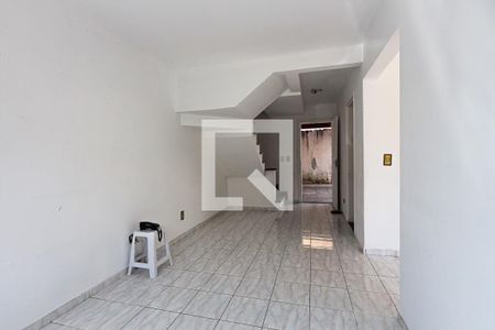 Sala de casa de condomínio para alugar com 3 quartos, 75m² em Jardim Petrópolis, Cotia