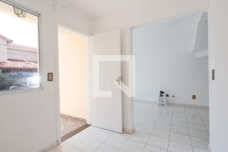 Sala de visitas de casa de condomínio para alugar com 3 quartos, 75m² em Jardim Petrópolis, Cotia