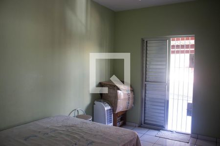 Quarto 1 de casa à venda com 3 quartos, 200m² em Vila Carmosina, São Paulo