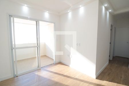 Sala de apartamento à venda com 3 quartos, 68m² em Vila Bertioga, São Paulo