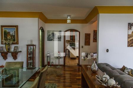 Sala de casa à venda com 6 quartos, 289m² em Vila Prudente, São Paulo