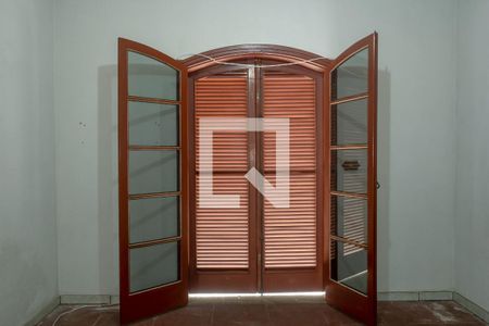 Casa para alugar com 480m², 4 quartos e 8 vagas Casa para alugar com 480m², 4 quartos e 8 vagasQuarto 2