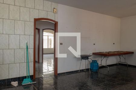 Casa para alugar com 480m², 4 quartos e 8 vagas Casa para alugar com 480m², 4 quartos e 8 vagasCozinha