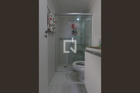 Banheiro de apartamento para alugar com 3 quartos, 70m² em Jardim Maria Rosa, Taboão da Serra