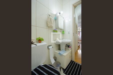 Lavabo de casa de condomínio à venda com 3 quartos, 137m² em Teresópolis, Porto Alegre